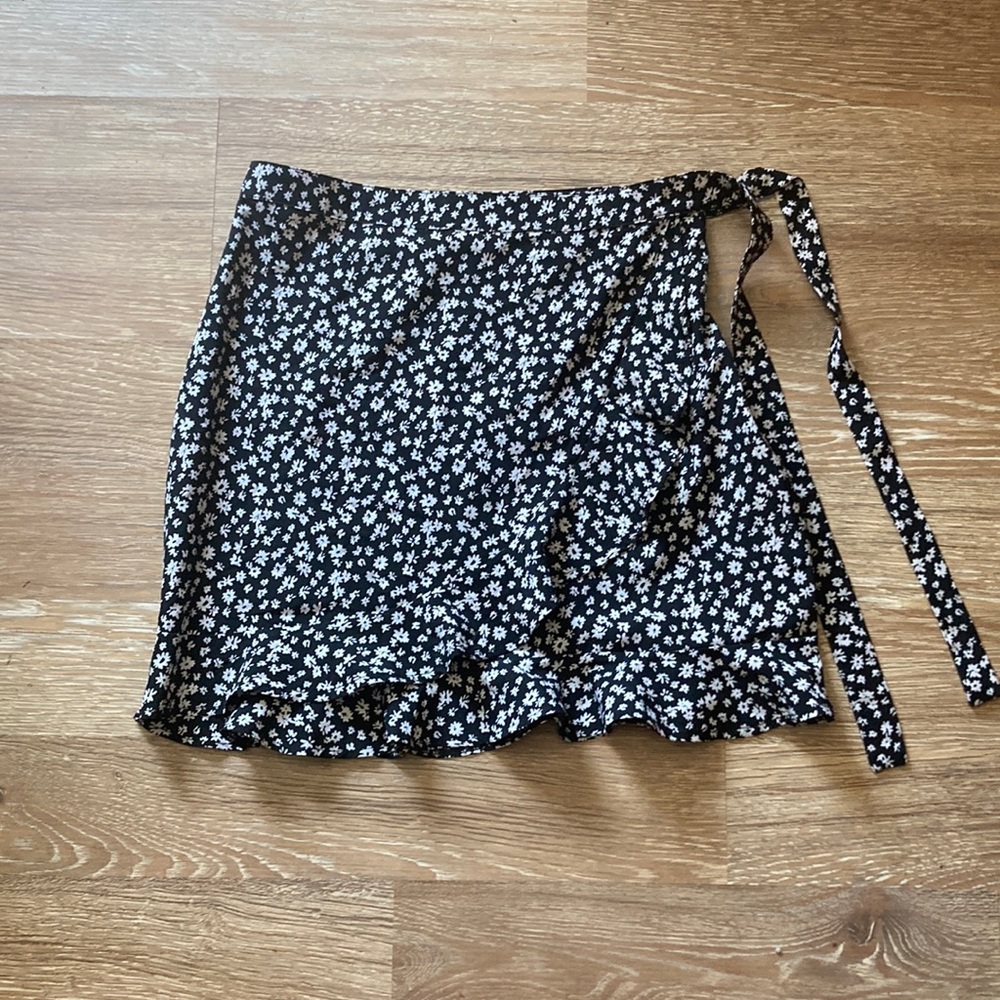 Nasty Gal Black and White Floral Skirt
